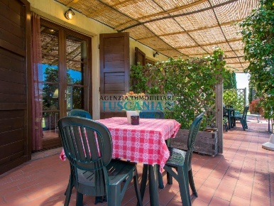 Foto Appartamento a Cecina Cecina Centro di 51 m² con 2 locali in vendita