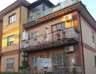 Foto Appartamento in Via Bastiglia 5, Roma Acilia di 182 m² con 7 locali