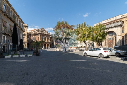 Foto Appartamento in Via Teatro Massimo, Catania Centro Storico di 150 m²