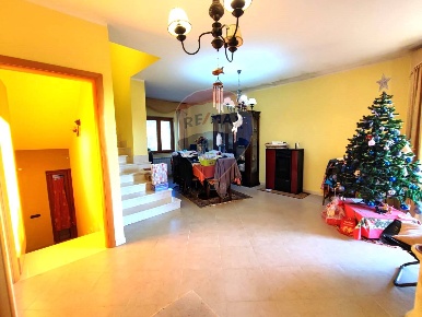 Foto Villa bifamiliare in Località Feroni, Sessa Aurunca Carano di 258 m²