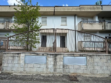 Foto Villa a schiera in VIA VILLA CARACCIOLO, Ariano Irpino di 280 m²