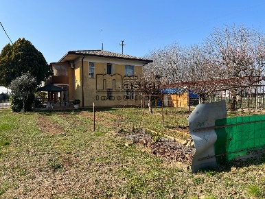 Foto Villa singola in VIA S.LUCA, Paese Centro di 250 m² con 5 locali