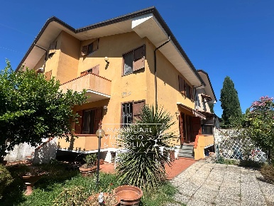 Foto Villa bifamiliare in via Rio Grande, Massarosa Massarosa Paese
