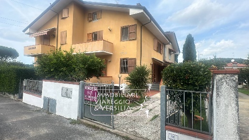 Foto Villa bifamiliare in via Rio Grande, Massarosa Massarosa Paese