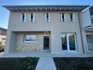 Foto Villa a schiera in VIA PERAROLO, San Bonifacio Locara di 140 m²