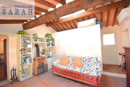 Foto Appartamento in Via Stagio Stagi, Pietrasanta di 80 m² con 3 locali