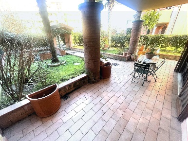 Foto Villa a schiera a Trezzano sul Naviglio di 231 m² con 6 locali