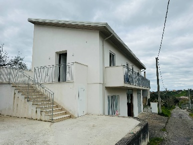 Foto Villa singola in CONTRADA SERRA, Ariano Irpino di 180 m² con 4 locali