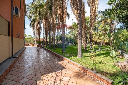 Foto Villa unifamiliare in Via Duca degli Abruzzi, San Giovanni la Punta