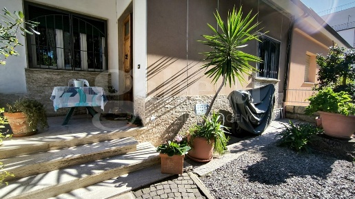 Foto Villa unifamiliare in delle Colacchie, Follonica di 178 m² in vendita