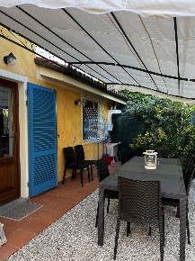 Foto Villa unifamiliare a Pietrasanta di 120 m² con 8 locali in affitto