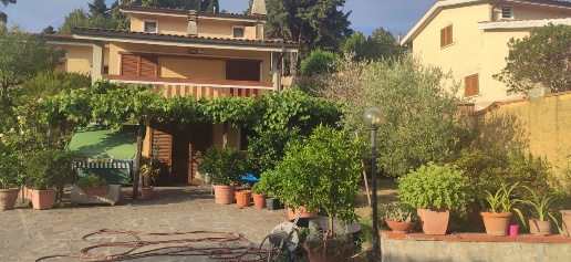 Foto Villa unifamiliare in VIA GARIBALDI, Pontassieve Centro di 220 m²