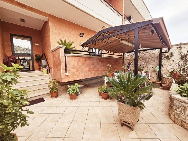 Foto Villa in Via Auricarro, Palo del Colle in vendita