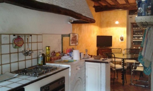 Foto Villa unifamiliare a Pietrasanta di 90 m² con 4 locali in vendita