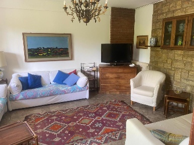 Foto Villa unifamiliare a Pietrasanta di 400 m² con 10 locali in vendita