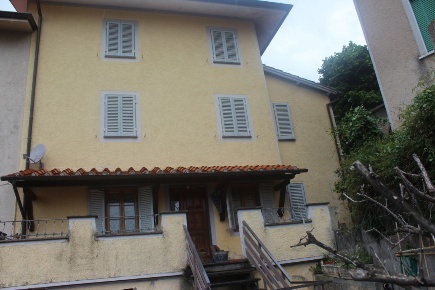 Foto Villa unifamiliare a Pietrasanta di 200 m² con 7 locali in vendita