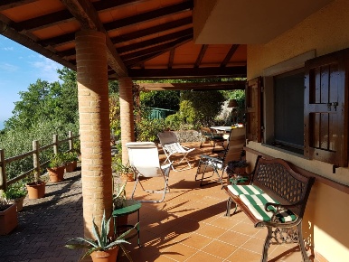 Foto Villa unifamiliare a Pietrasanta di 120 m² con 5 locali in vendita