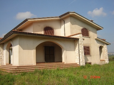 Foto Villa unifamiliare in STRADA STATALE APPIA, Sessa Aurunca di 328 m²