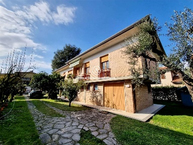 Foto Villa in Via Forni, Pietrasanta in affitto