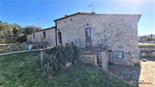 Foto Villa unifamiliare a Colle di Val d'Elsa di 223 m² con 3 locali