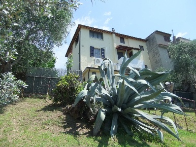 Foto Appartamento a Pietrasanta di 200 m² con 6 locali in vendita