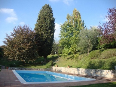 Foto Villa unifamiliare a Sarzana Centro di 363 m² con 8 locali in vendita