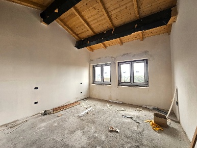 Foto Appartamento in Via Radetta 17, Sarzana di 77 m² con 4 locali