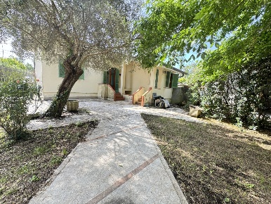 Foto Appartamento a Pietrasanta di 70 m² con 3 locali in vendita