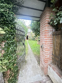 Foto Appartamento a Pietrasanta di 80 m² con 5 locali in vendita