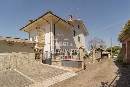 Foto Villa unifamiliare in via Anagnina 227, Grottaferrata Centro di 350 m²