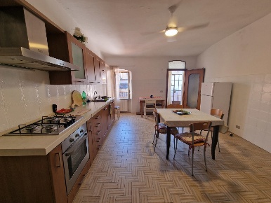 Foto Appartamento a Sarzana Centro di 130 m² con 5 locali in vendita