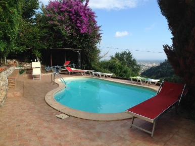 Foto Appartamento a Pietrasanta di 110 m² con 4 locali in vendita