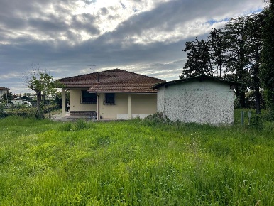 Foto Villa singola a Pietrasanta Capezzano Pianore di 190 m² con 6 locali