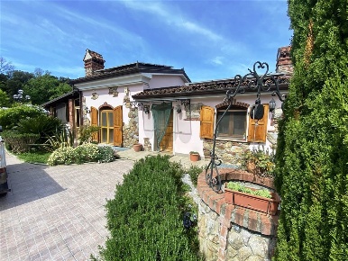 Foto Villa unifamiliare in Via Paternino 33, Sarzana di 200 m² in vendita