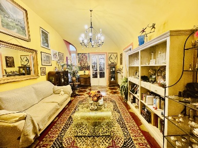 Foto Appartamento a Sarzana di 150 m² con 6 locali in vendita