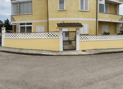 Foto Villa bifamiliare in Via del Cisto 8, Porto Torres di 280 m²
