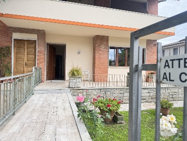 Foto Appartamento a Pietrasanta di 150 m² con 7 locali in affitto