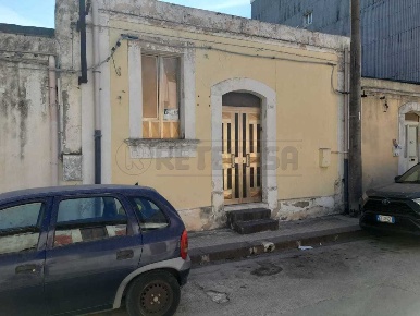 Foto Villa singola a Floridia di 115 m² con 5 locali in vendita