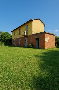 Foto Villa singola a Sarzana di 140 m² con 5 locali in vendita