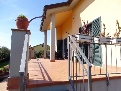Foto Villa unifamiliare a Sarzana Sarzanello, San Lazzaro di 250 m²