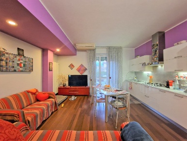 Foto Appartamento in Via Socrate Benacci, Sarzana di 105 m² con 5 locali