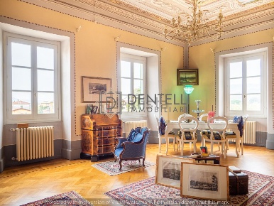 Foto Appartamento a Sarzana Centro di 180 m² con 6 locali in vendita
