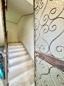 Foto Appartamento a Pietrasanta di 90 m² con 4 locali in vendita