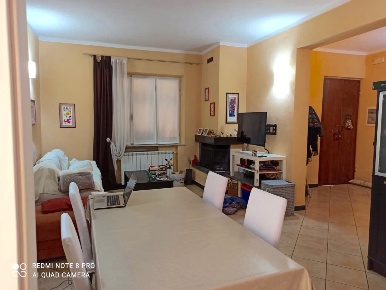 Foto Villa bifamiliare a Sarzana Centro di 300 m² con 13 locali in vendita