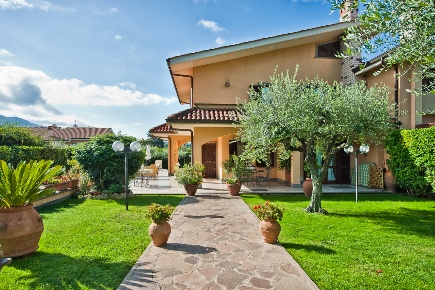 Foto Villa bifamiliare in Via della Pedica 232, Grottaferrata Centro