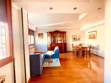 Foto Appartamento a Sarzana di 90 m² con 4 locali in vendita