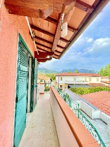 Foto Appartamento a Pietrasanta di 70 m² con 4 locali in vendita