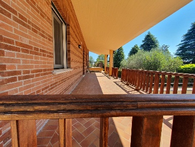 Foto Villa unifamiliare in dalla chiesa, Santarcangelo di Romagna di 300 m²