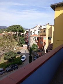Foto Appartamento a Sarzana di 122 m² con 6 locali in vendita