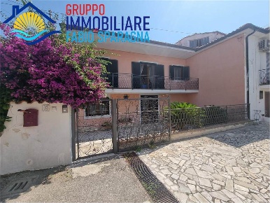 Foto Villa unifamiliare in VIA MADONNA DEL POPOLO 17, Sessa Aurunca Lauro